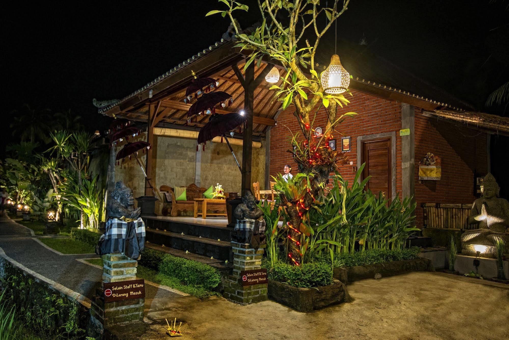 Pajar House Ubud Suite & Villas ภายนอก รูปภาพ